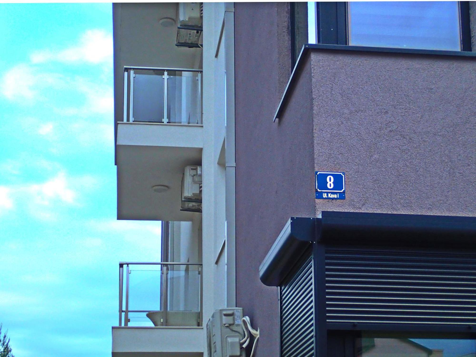 Apartment Sova ติวัต ภายนอก รูปภาพ