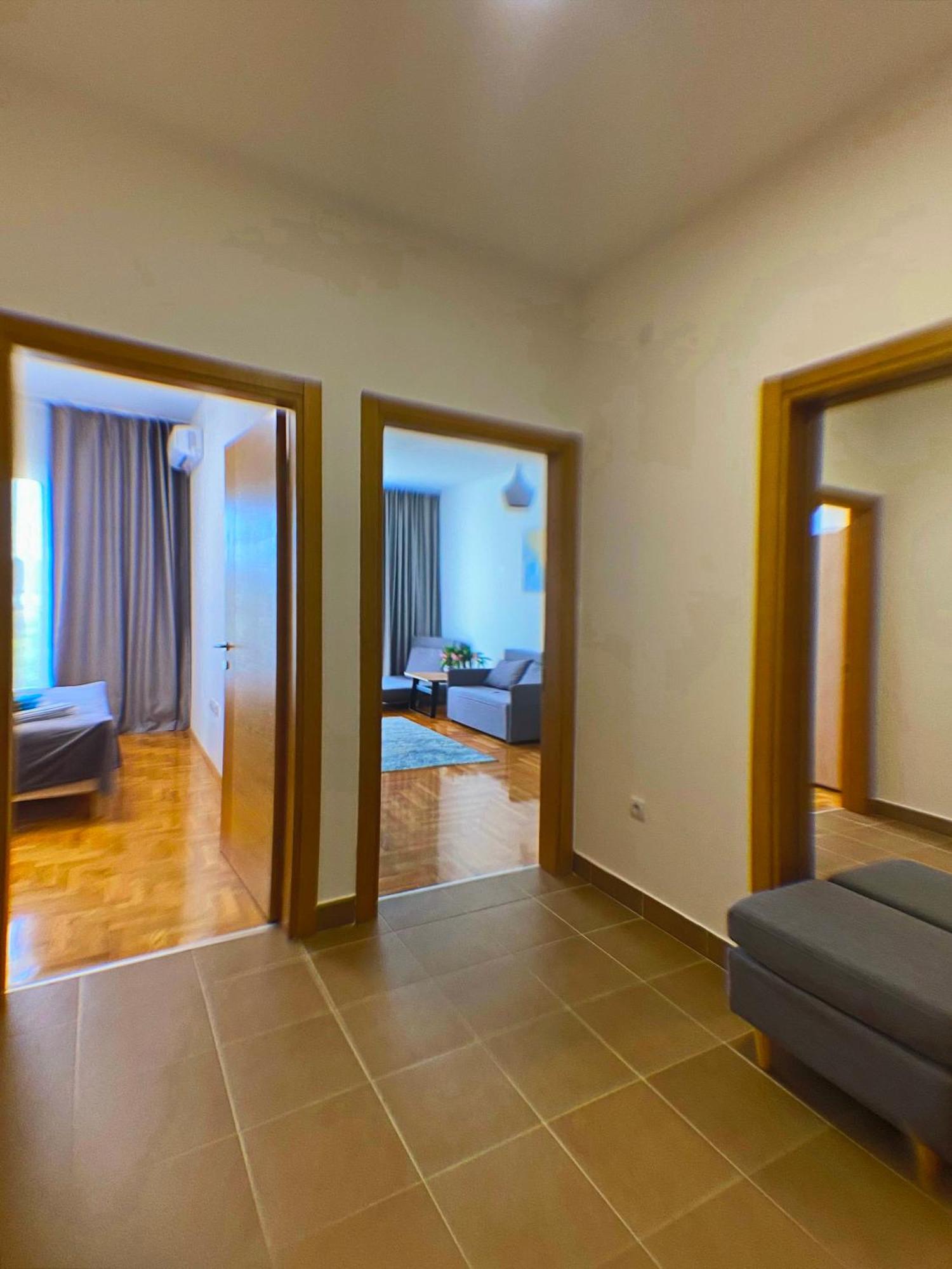 Apartment Sova ติวัต ภายนอก รูปภาพ