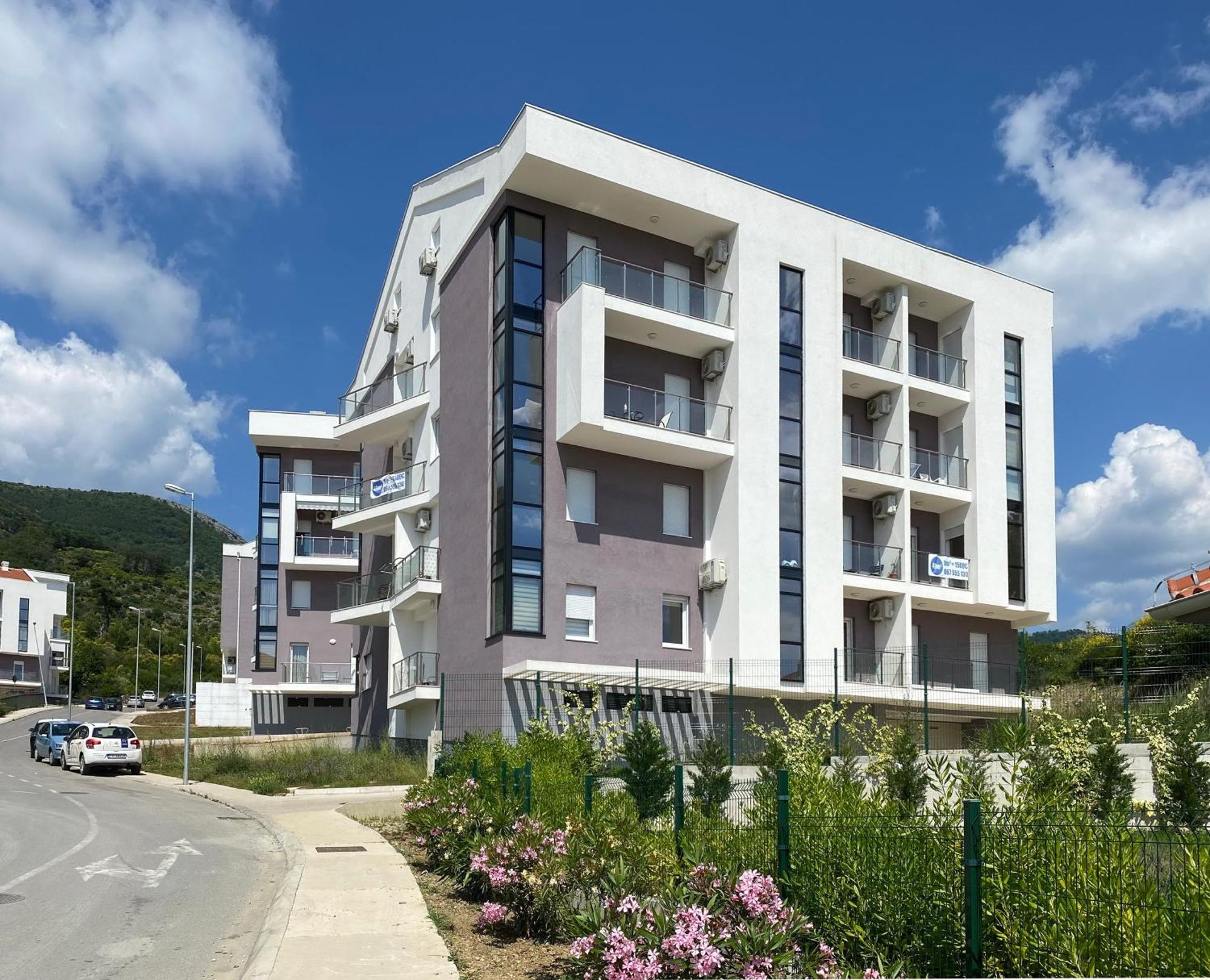 Apartment Sova ติวัต ภายนอก รูปภาพ